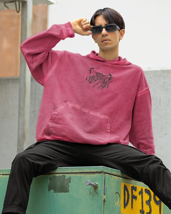 Bluza oversize z kapturem <br>Hafowany Tygrys <br>Efekt sprania
